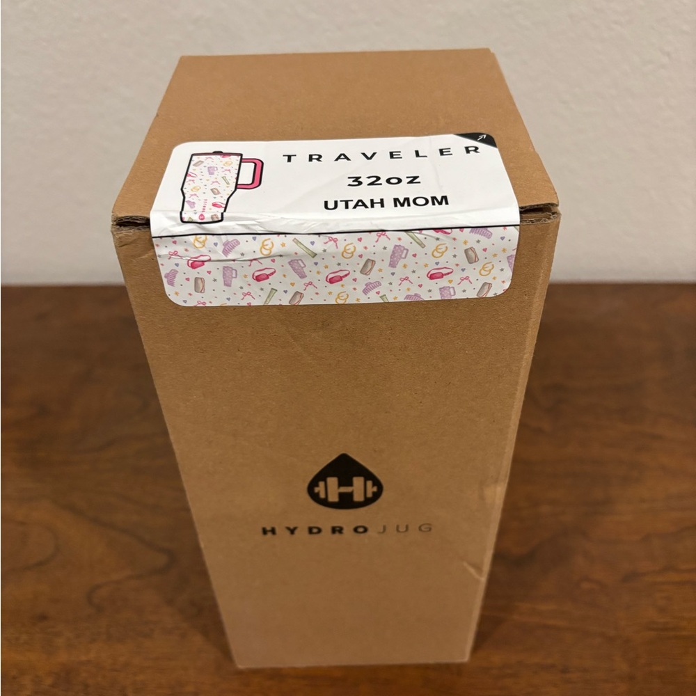 HydroJug x Jane limited edition Traveler 32oz Utah Mom